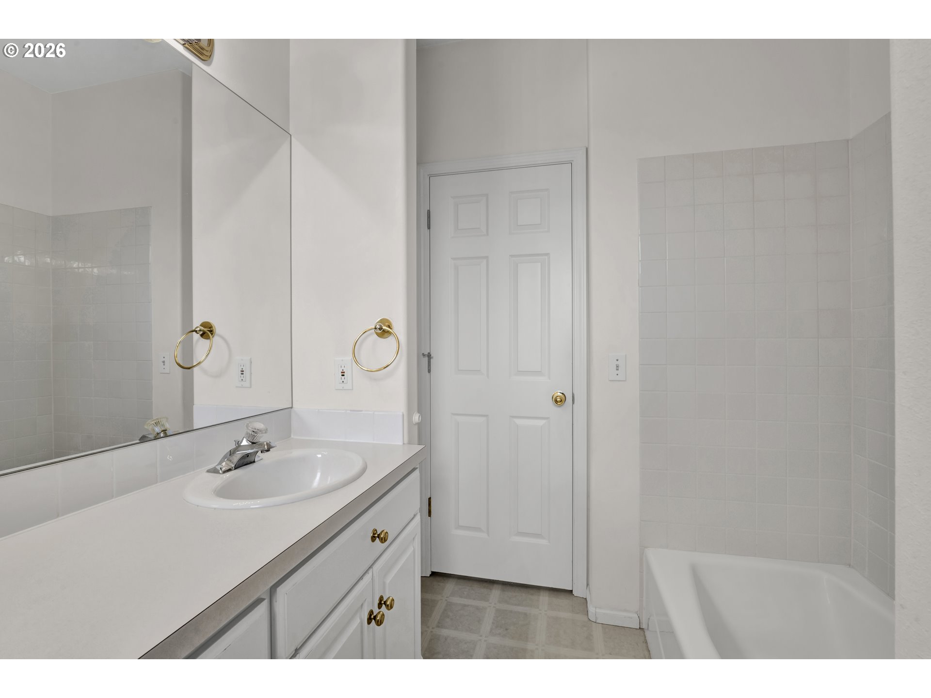 223 Beringer Court Eugene, OR 97404 - Photo 30 of 48 a bathroom with a sink and a mirror