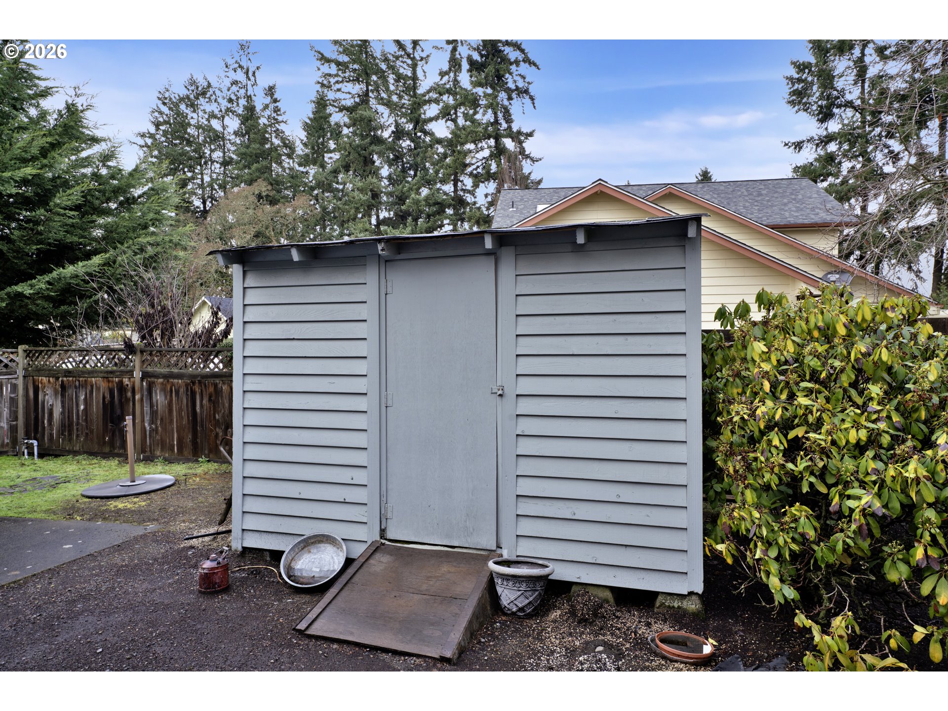 223 Beringer Court Eugene, OR 97404 - Photo 40 of 48 a view of outdoor space and yard