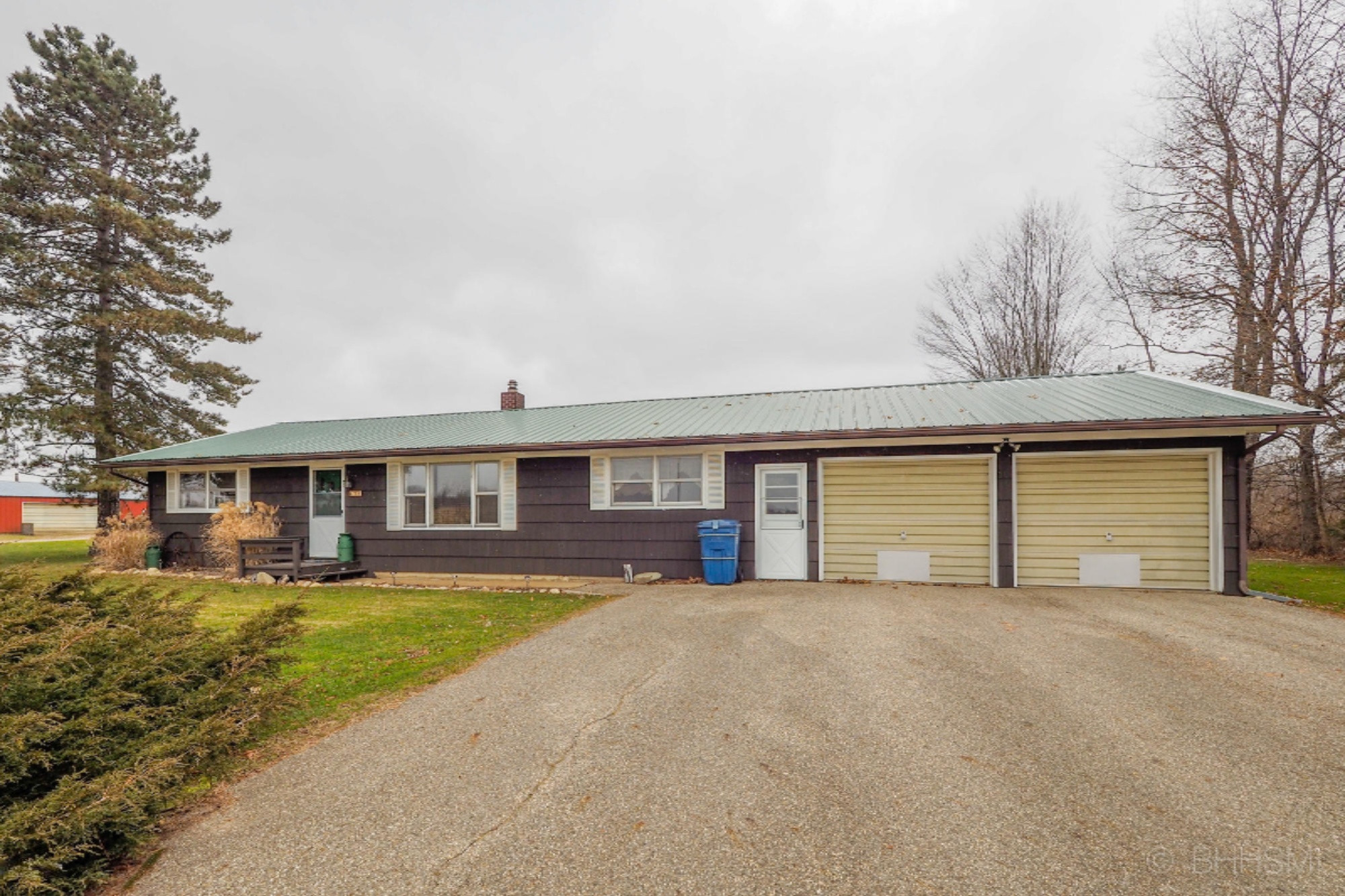 479 Hamilton Road-100