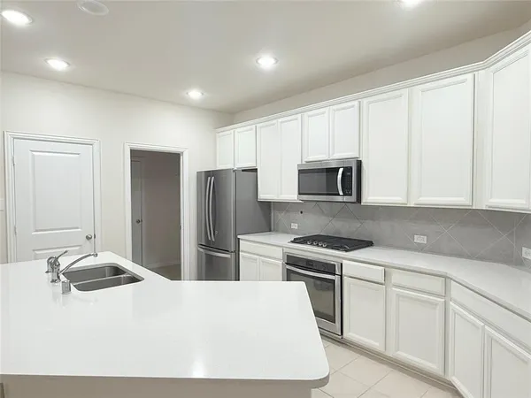 $2,000 | 2059 Avondown Road, Forney, TX 75126