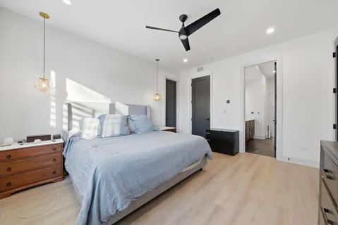 $799,900 | 1334 West Grenshaw Street, Unit 1E, Chicago, IL 60607