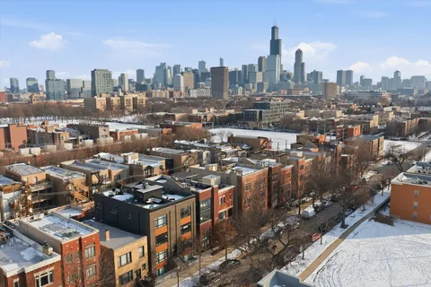 $799,900 | 1334 West Grenshaw Street, Unit 1E, Chicago, IL 60607