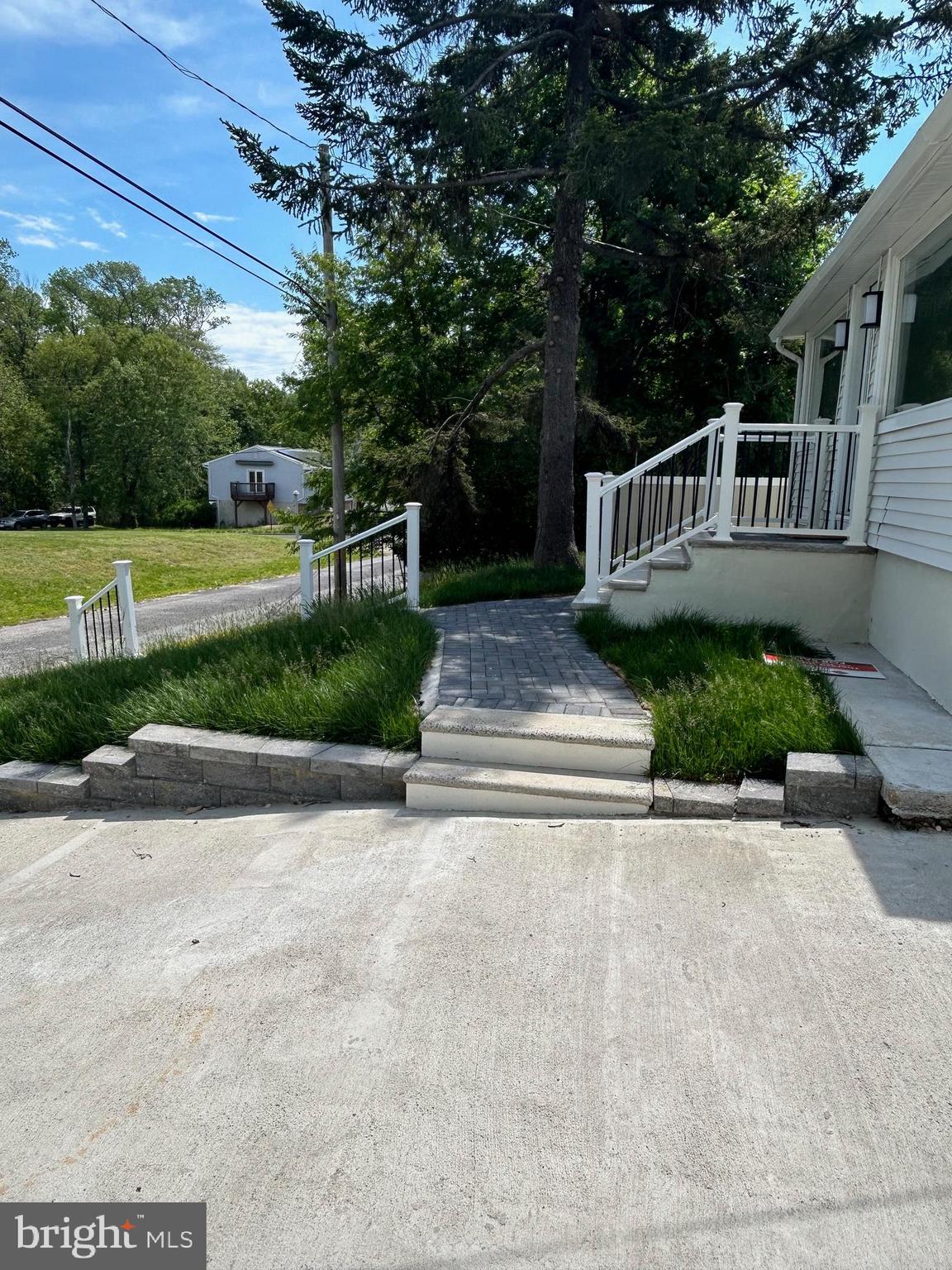 352 Roosevelt Avenue Lindenwold, NJ 08021 - Photo 4 of 33