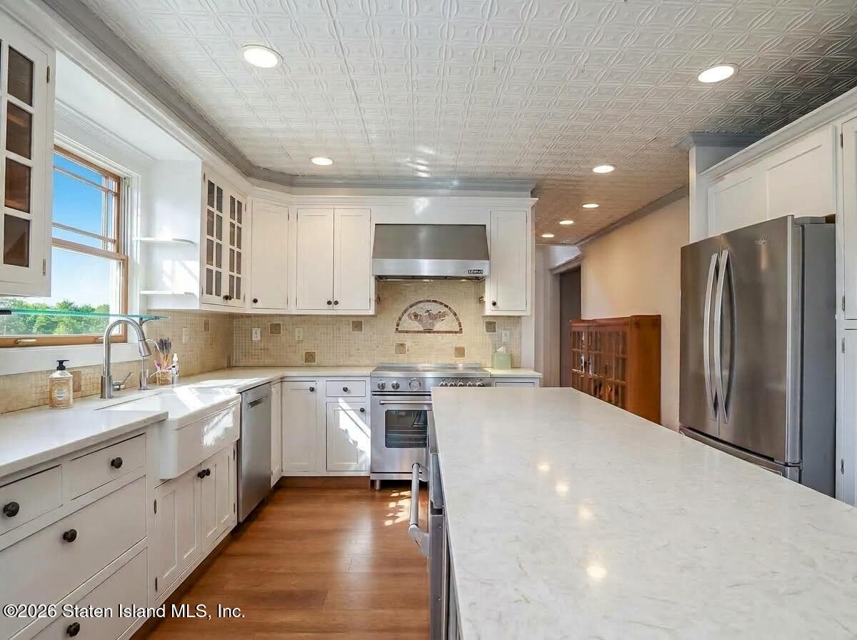 121 Windermere Road Staten Island, NY 10305 - Photo 17 of 57 IMG_5570.JPG_20260915130917