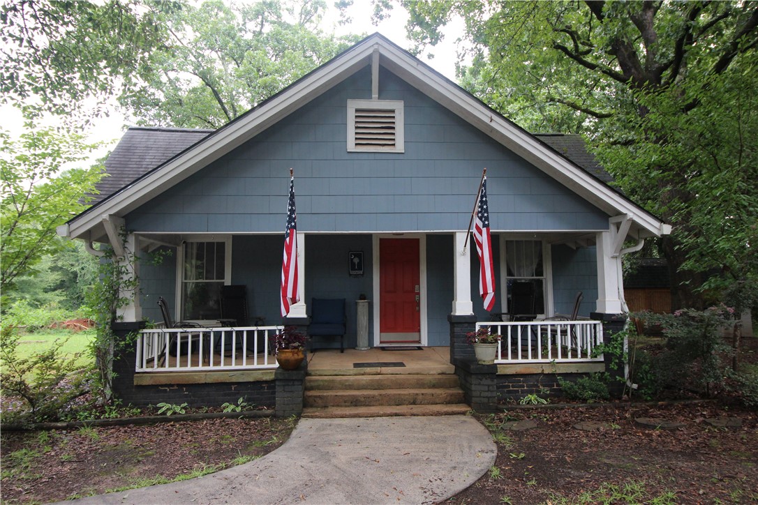 922 Cherry Street Pendleton, SC 29670 - Photo 2 of 24 Wide front porch