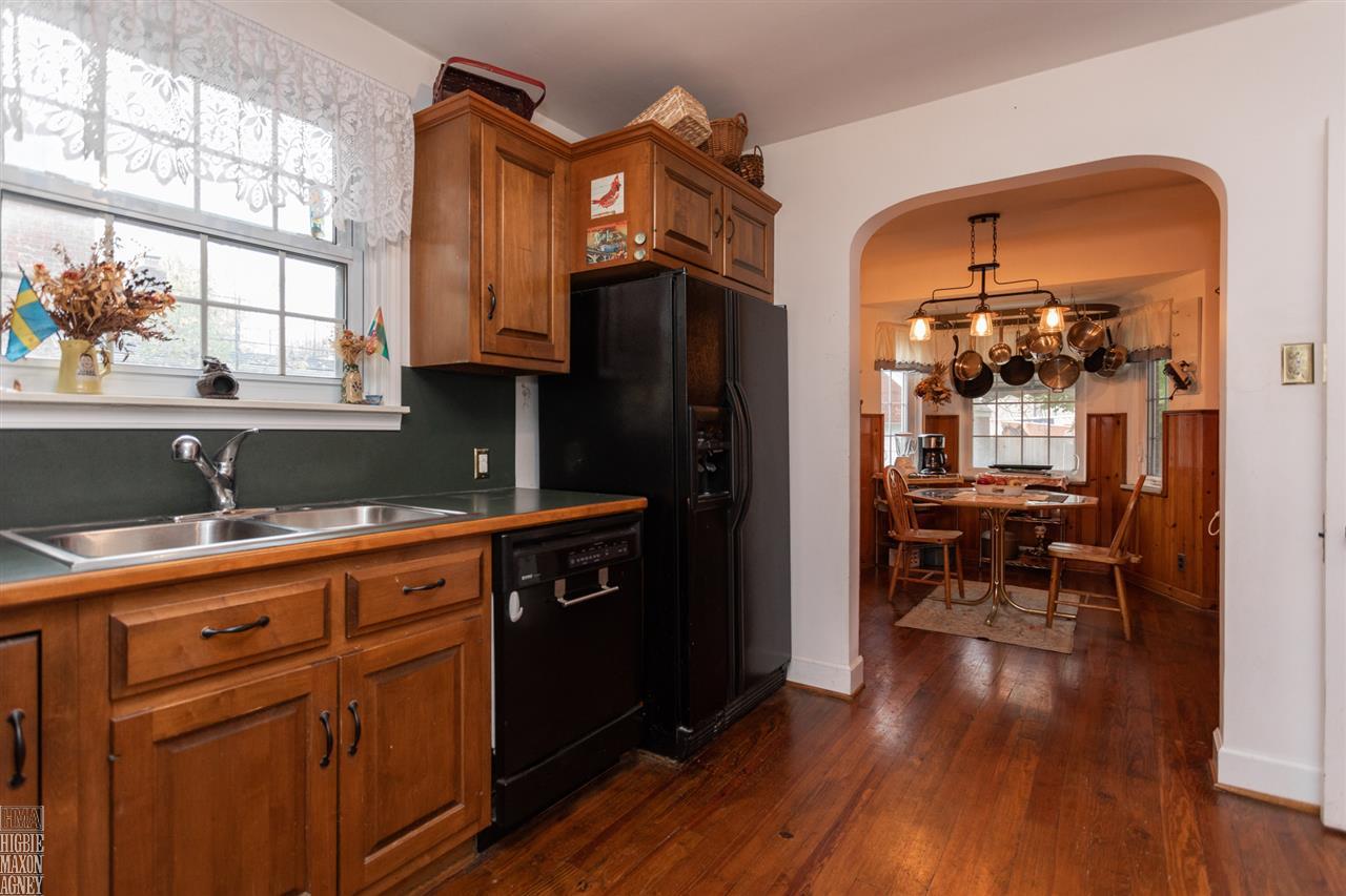 473 Moran Road Grosse Pointe, MI 48236 - Photo 4 of 17 31364660-3.JPG