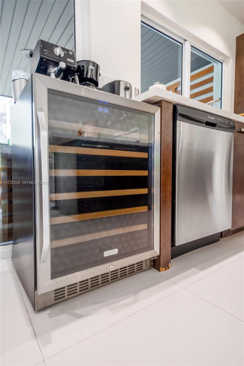 7544 Southwest 78th Terrace Miami, FL 33143 - Photo 12 of 60