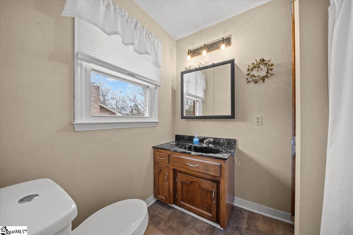 402 Tiffany Drive Anderson, SC 29625 - Photo 9 of 35