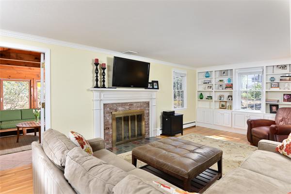 19 Volunteer Road Hingham, MA 02043 - Photo 8 of 19 Gallery Image 8
