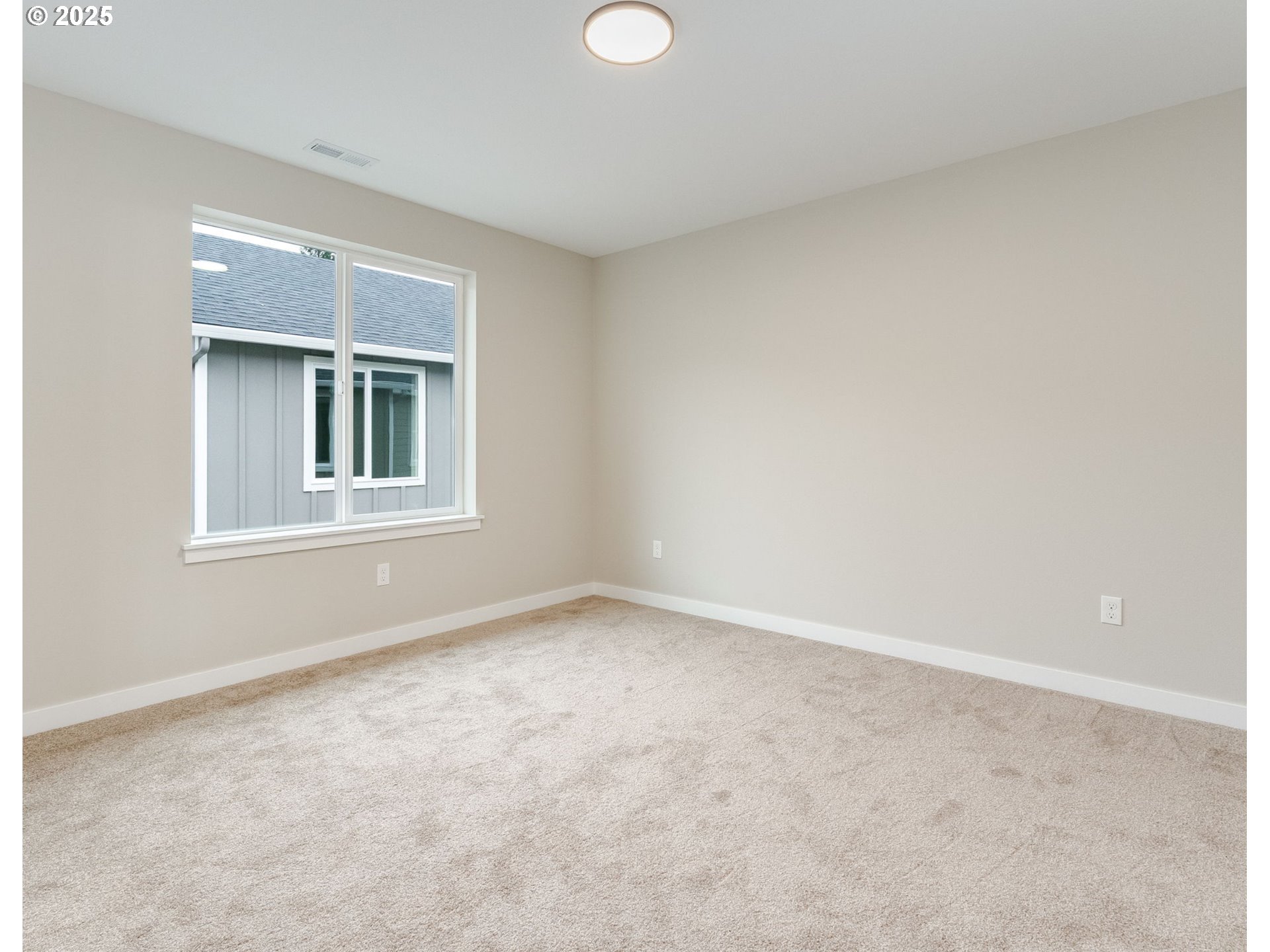 14372 Southeast Knight Street Portland, OR 97236 - Photo 12 of 20