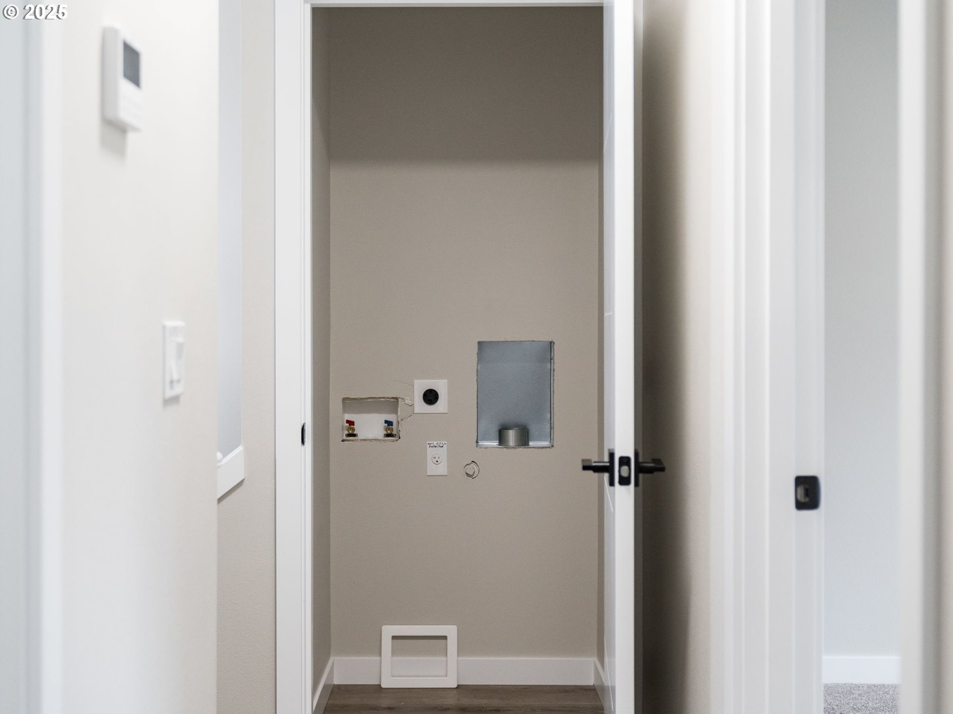 14372 Southeast Knight Street Portland, OR 97236 - Photo 4 of 20