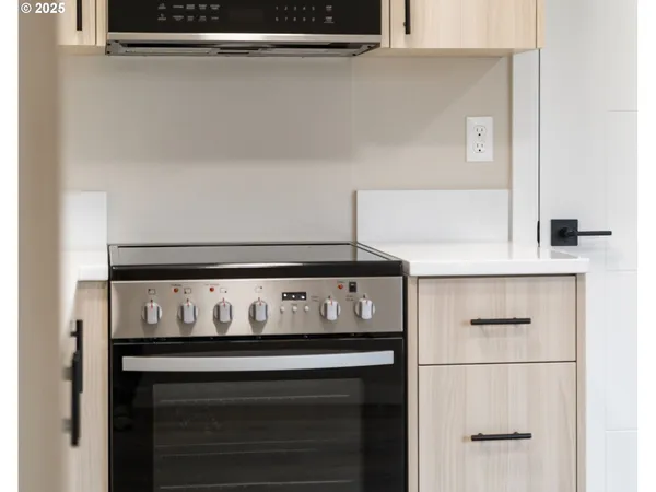 $285,000 | 14372 Southeast Knight Street, Portland, OR 97236