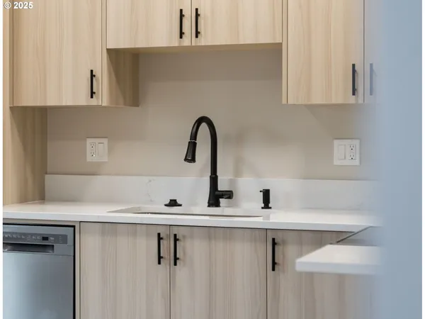 $285,000 | 14372 Southeast Knight Street, Portland, OR 97236