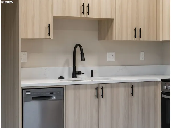 $285,000 | 14372 Southeast Knight Street, Portland, OR 97236
