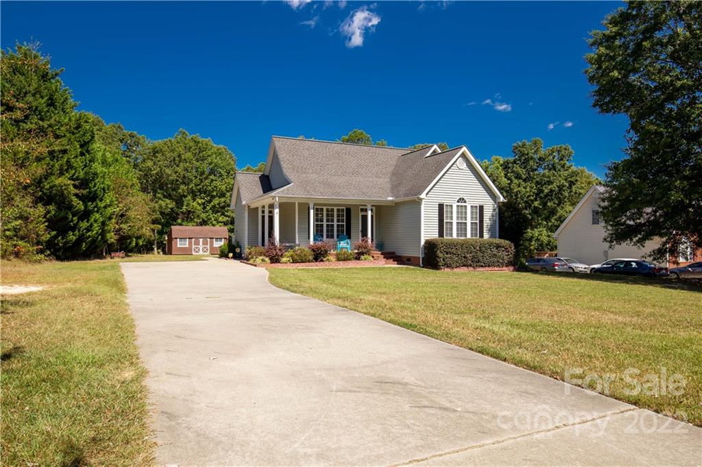 2029 Hunters Ridge Road Lancaster, SC 29720 - Photo 2 of 31 Gallery Image 2