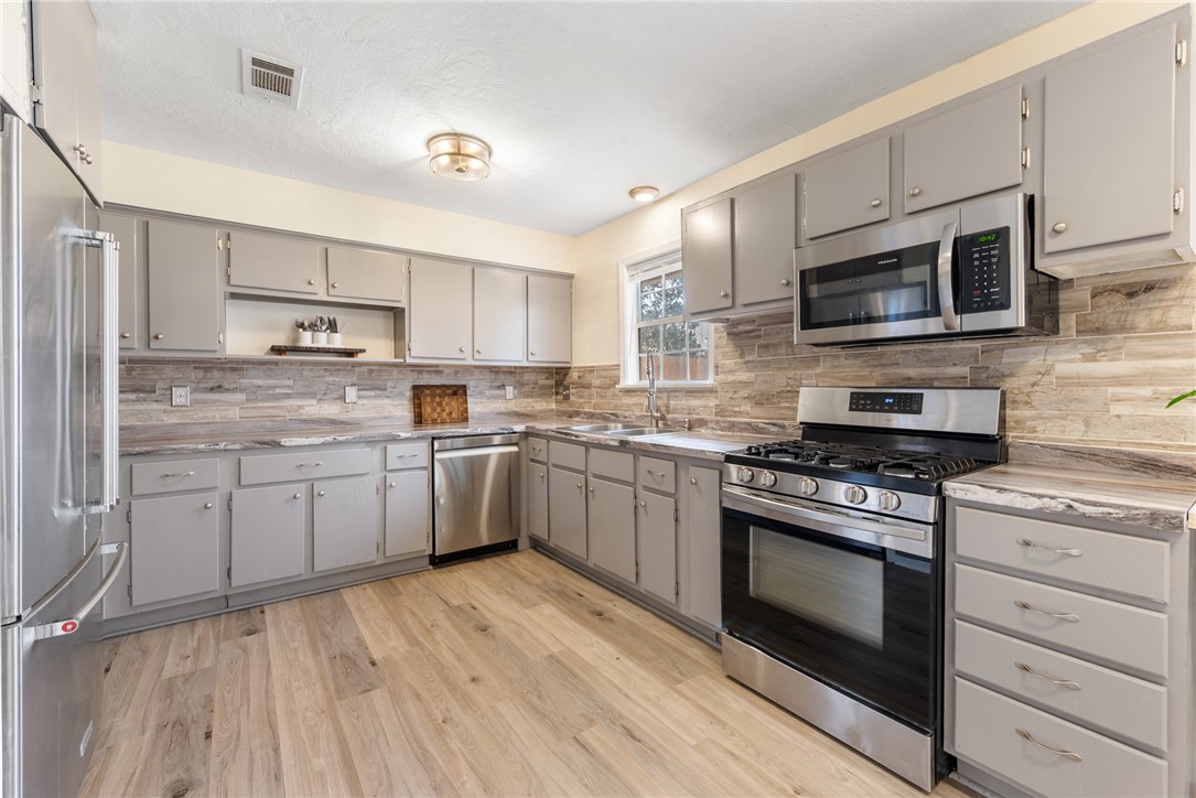 2902 Indiana Avenue Bryan, TX 77803 - Photo 9 of 24