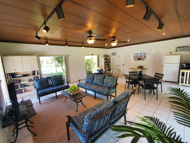 $295,000 | 1481 South Ocean Boulevard, Unit 308, Lauderdale-by-the-Sea, FL 33062