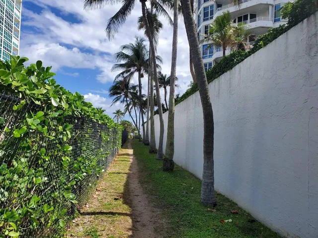 $295,000 | 1481 South Ocean Boulevard, Unit 308, Lauderdale-by-the-Sea, FL 33062