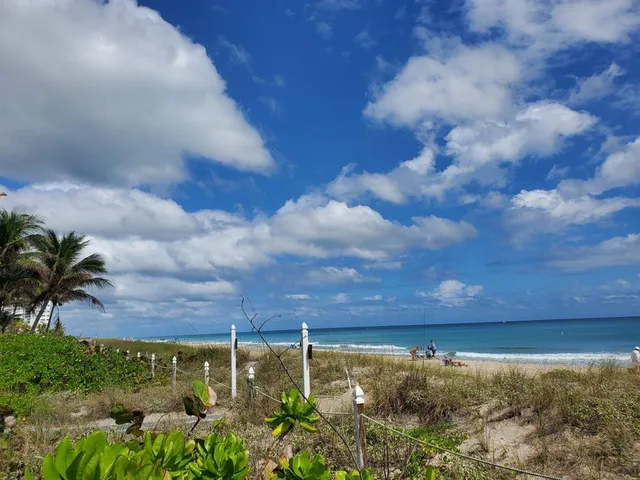 $295,000 | 1481 South Ocean Boulevard, Unit 308, Lauderdale-by-the-Sea, FL 33062