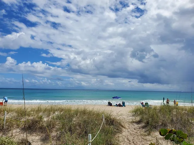 $295,000 | 1481 South Ocean Boulevard, Unit 308, Lauderdale-by-the-Sea, FL 33062