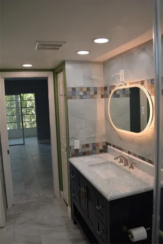 $295,000 | 1481 South Ocean Boulevard, Unit 308, Lauderdale-by-the-Sea, FL 33062