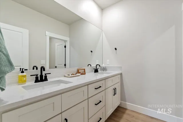 $450,000 | 203 South Koyukuk Avenue, Star, ID 83669