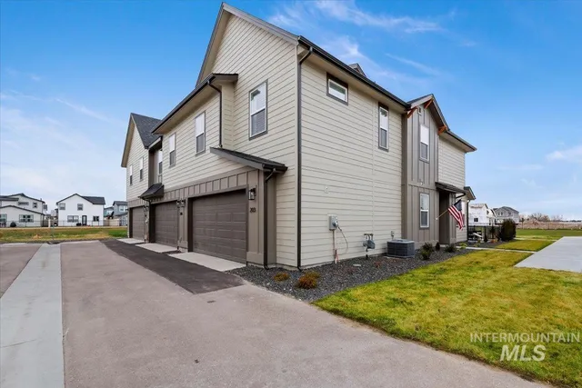 $450,000 | 203 South Koyukuk Avenue, Star, ID 83669