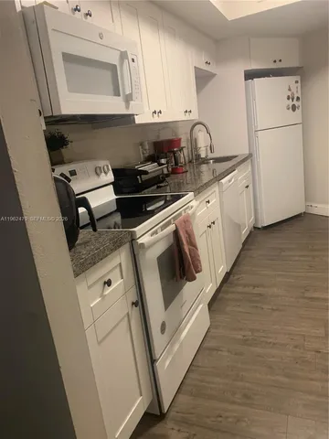 $199,995 | 505 Spencer Drive, Unit 101, West Palm Beach, FL 33409