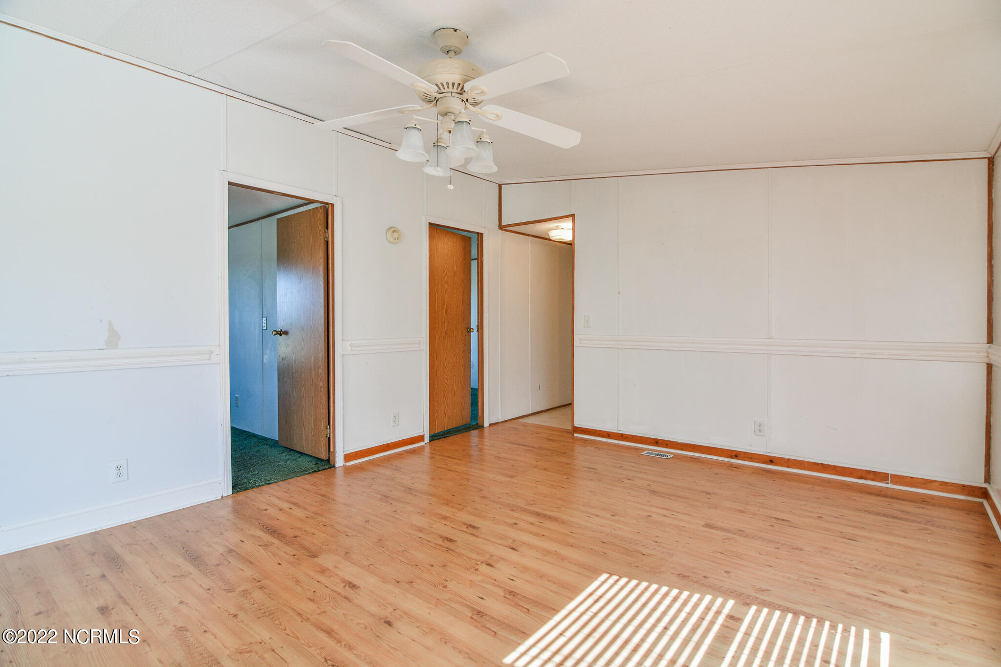 141 Wilson Road Fremont, NC 27830 - Photo 15 of 24 141-DiningRm2