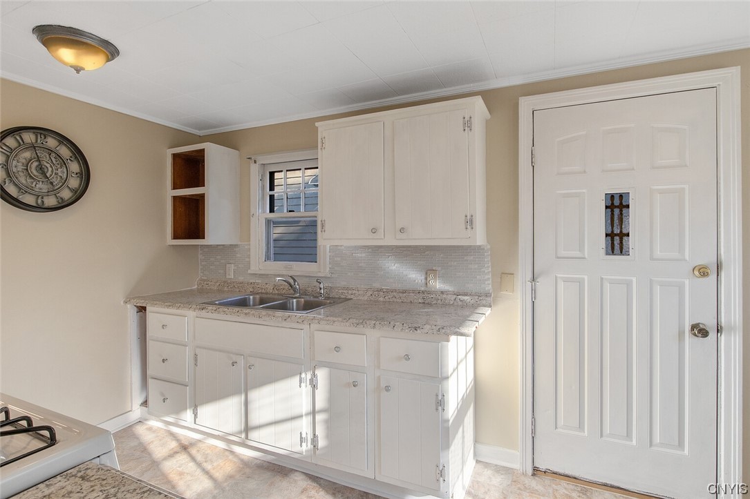 132 Ruth Avenue Syracuse, NY 13210 - Photo 12 of 36