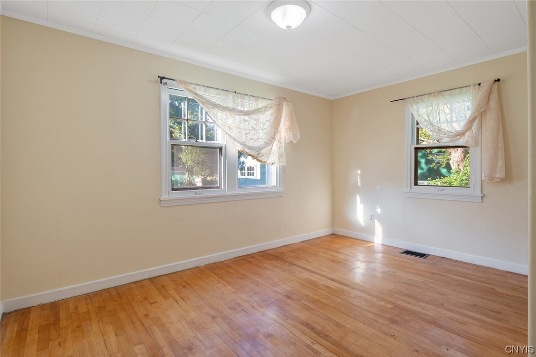 132 Ruth Avenue Syracuse, NY 13210 - Photo 15 of 36