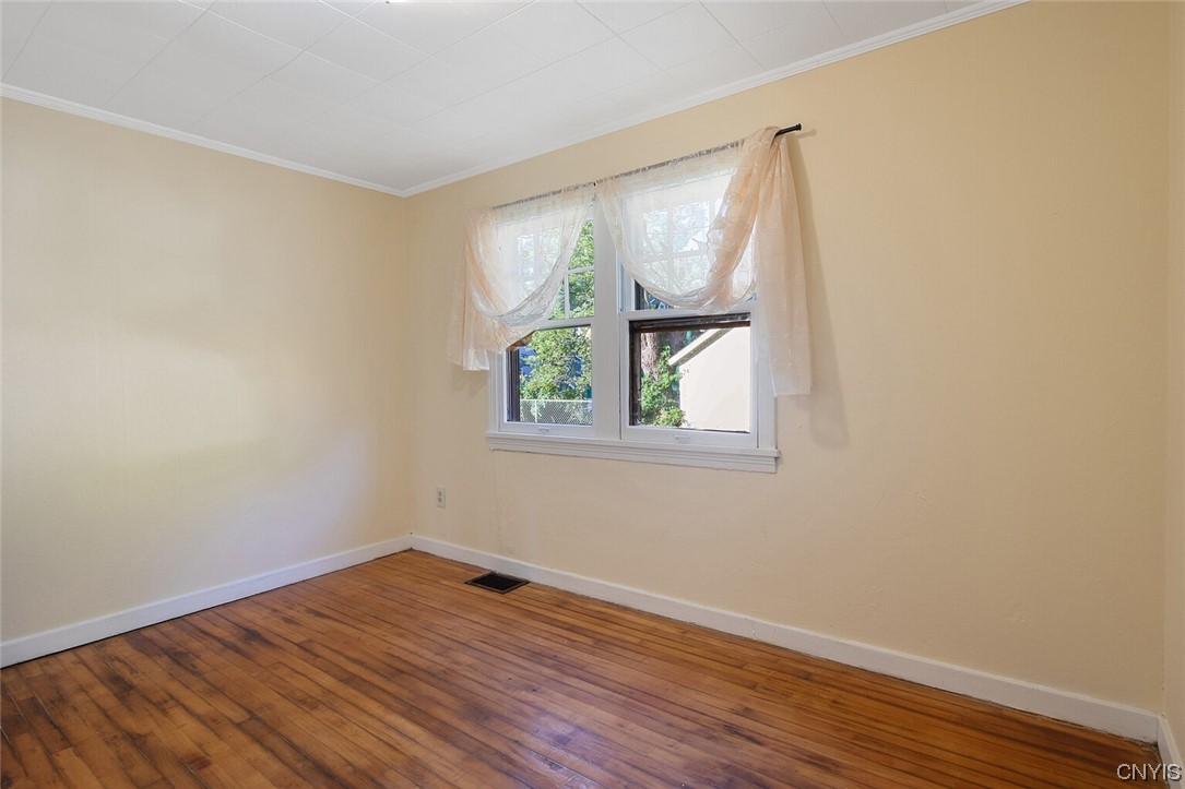 132 Ruth Avenue Syracuse, NY 13210 - Photo 24 of 36