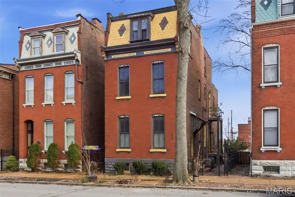 $425,000 | 2316 South 9th Street, St. Louis, MO 63104