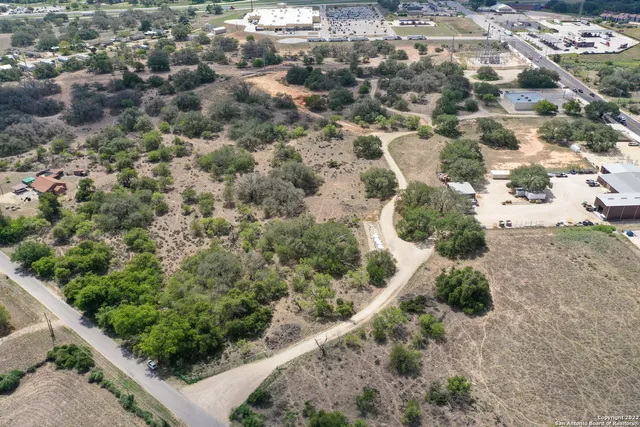 $520,000 | 0 Rossville Road, Devine, TX 78016
