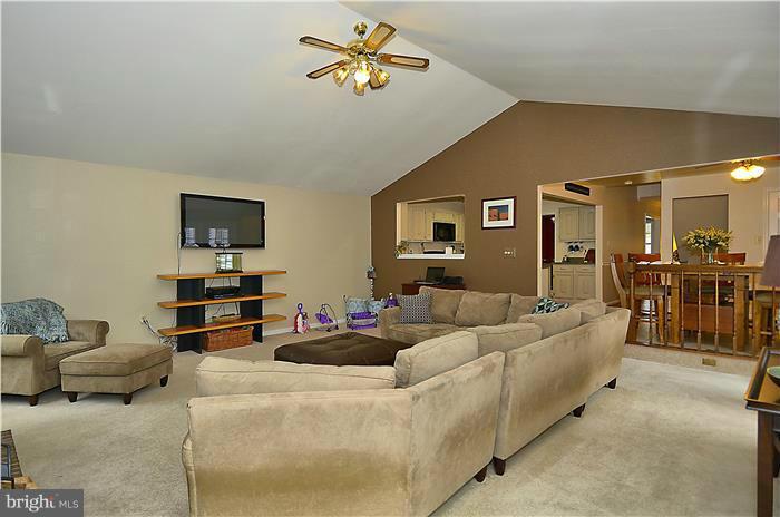 10824 Game Preserve Road Gaithersburg, MD 20879 - Photo 12 of 30 Family Room