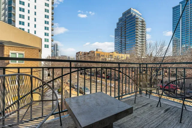 $414,000 | 1632 South Indiana Avenue, Unit 302, Chicago, IL 60616