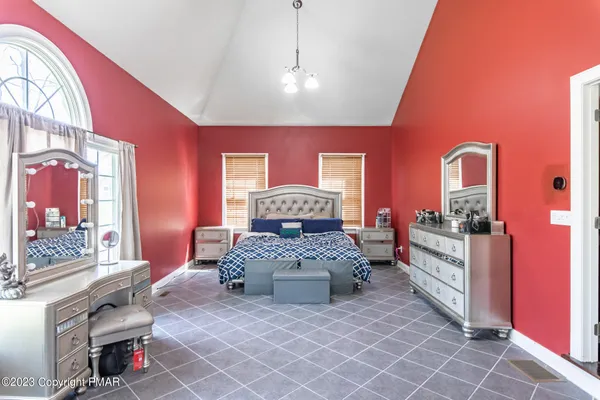 $775,000 | 353 Great Bear Way Road, East Stroudsburg, PA 18302