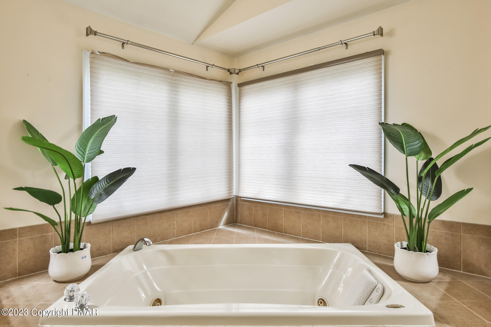 353 Great Bear Way Road East Stroudsburg, PA 18302 - Photo 39 of 87 0A5A1145