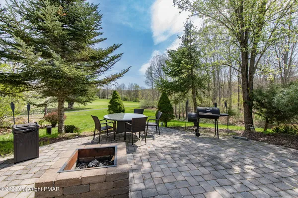 $775,000 | 353 Great Bear Way Road, East Stroudsburg, PA 18302