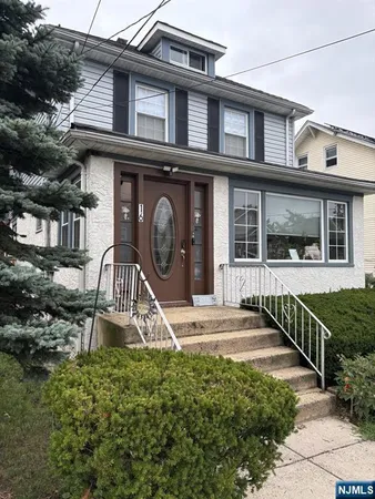 $1,850 | 16 Sidney Avenue, Unit 2, Rutherford, NJ 07070