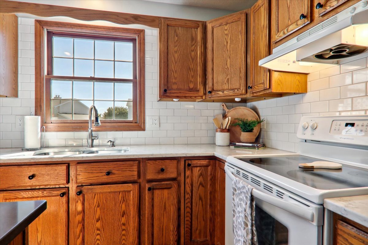 1305 Lismore Lane Normal, IL 61761 - Photo 11 of 51 Gallery Image 11