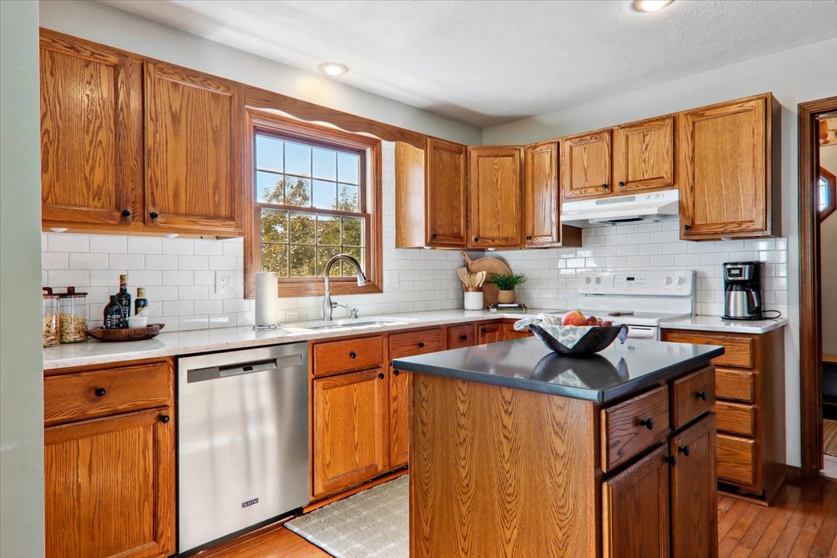 1305 Lismore Lane Normal, IL 61761 - Photo 9 of 51 Gallery Image 9