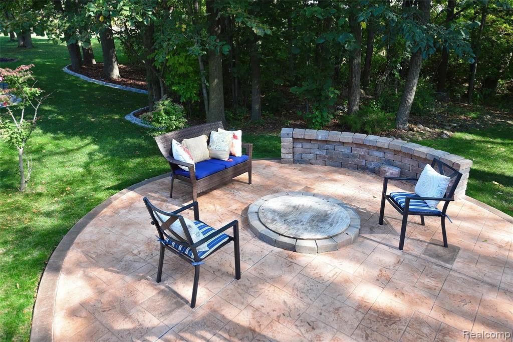 1205 Arms Court Rochester Hills, MI 48307 - Photo 31 of 38