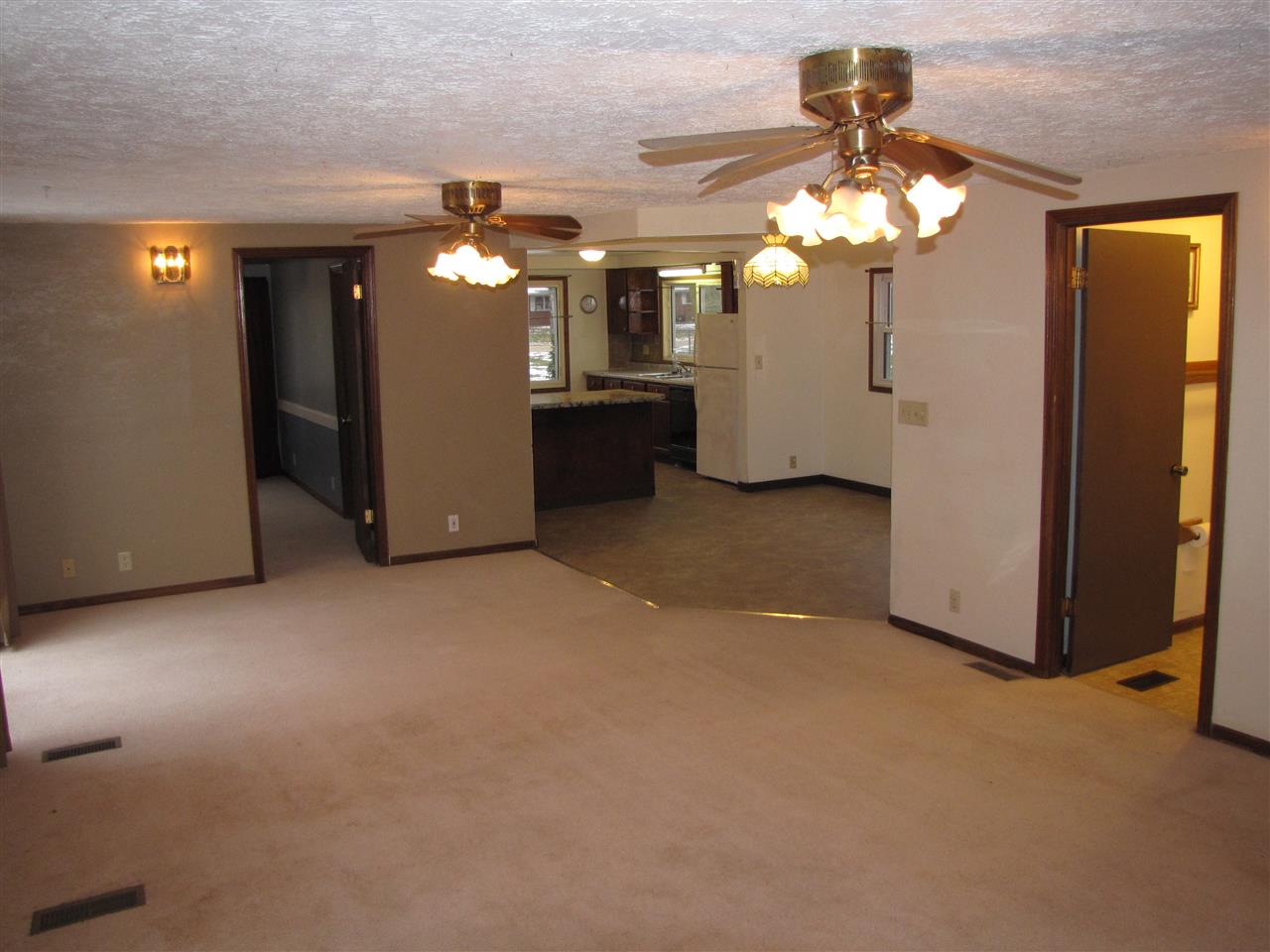 3634 Rotary Road Rockford, IL 61109 - Photo 11 of 18 a view of a chandelier in a room