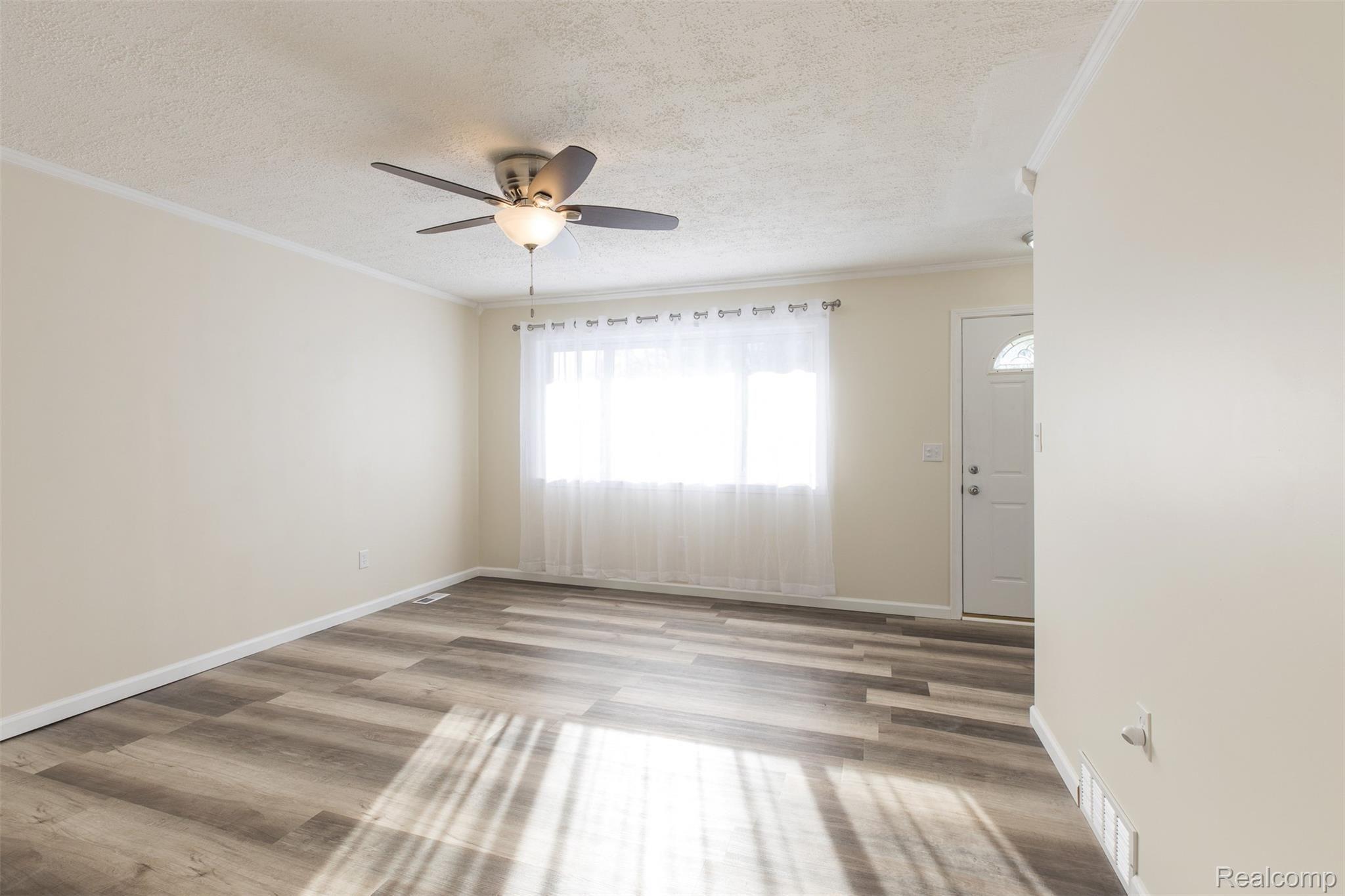 23762 Superior Road Taylor, MI 48180 - Photo 8 of 29 XA9A0018.jpg