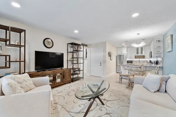 $6,000 | 250 South Ocean Boulevard, Unit 274, Delray Beach, FL 33483