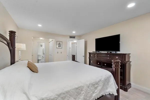 $6,000 | 250 South Ocean Boulevard, Unit 274, Delray Beach, FL 33483