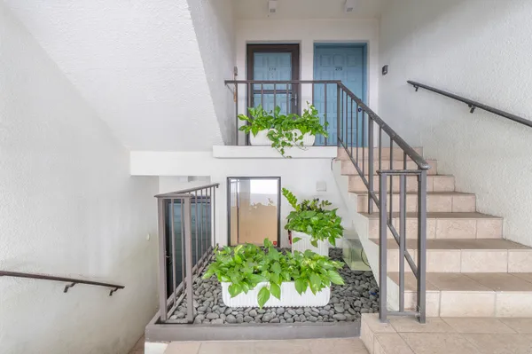 $6,000 | 250 South Ocean Boulevard, Unit 274, Delray Beach, FL 33483