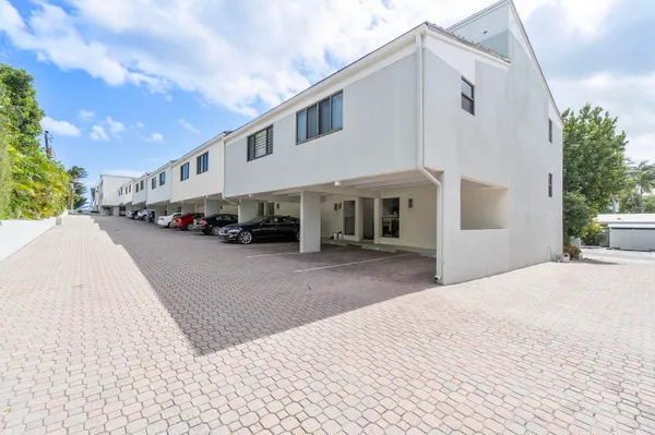 $6,000 | 250 South Ocean Boulevard, Unit 274, Delray Beach, FL 33483