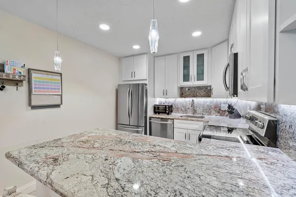 $6,000 | 250 South Ocean Boulevard, Unit 274, Delray Beach, FL 33483